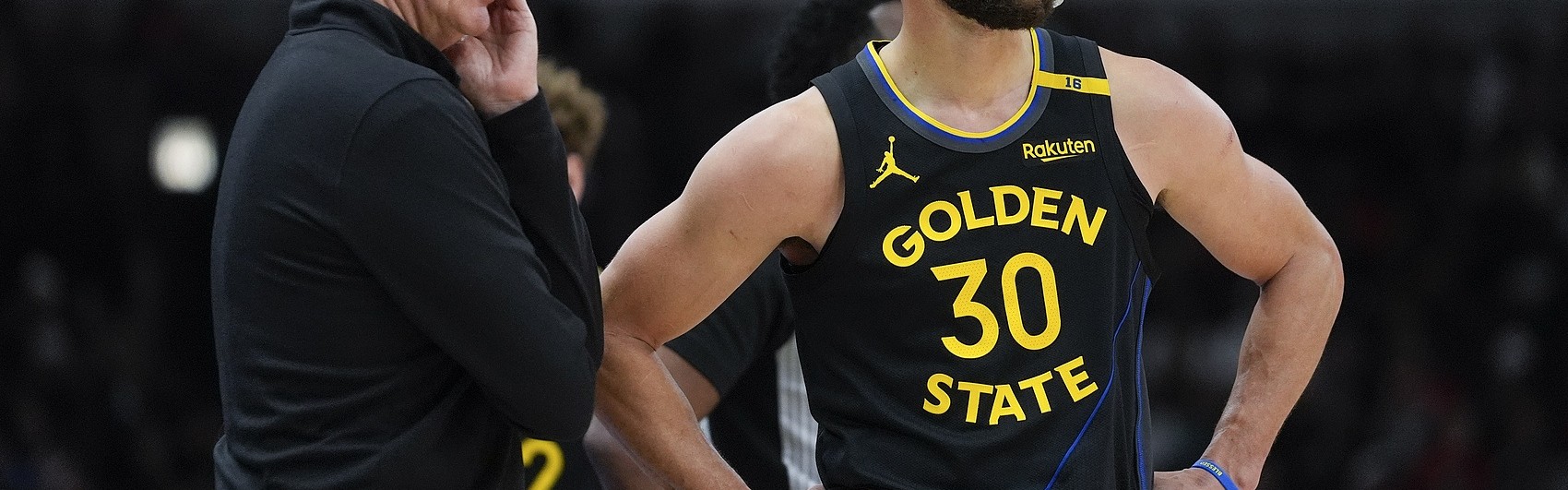 旺财28h5-科尔：库里很沮丧 他现在在做投篮训练&amp;状态还达不到参加训练程度