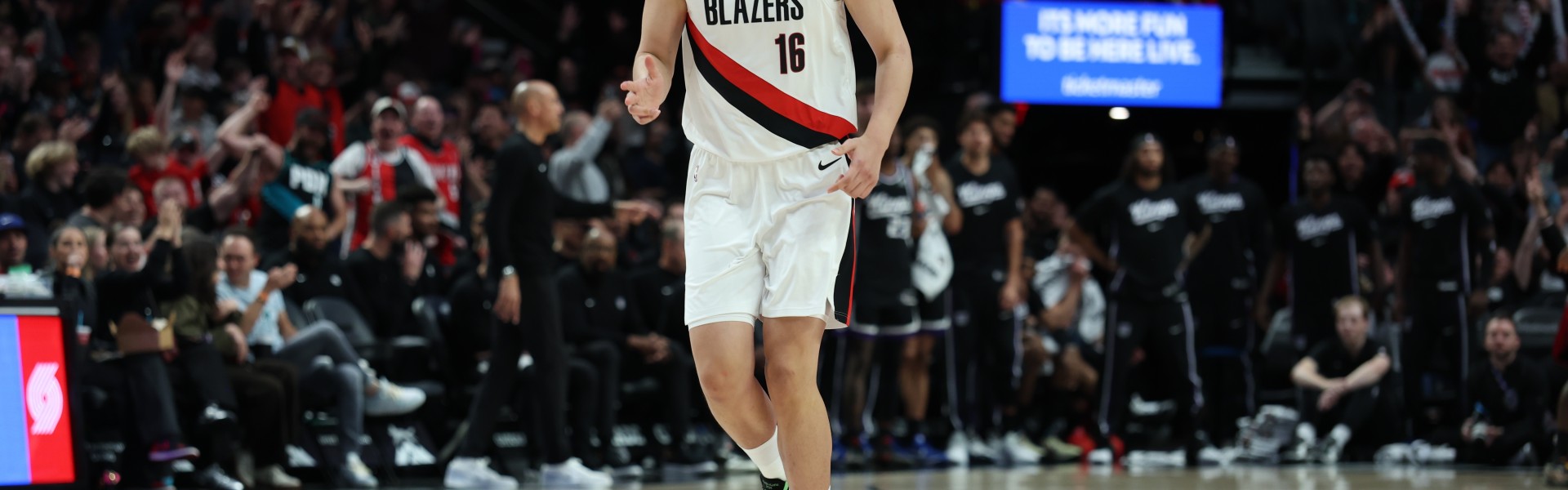 打了5分20秒！杨瀚森首节替补1中0未得分 拿到3篮板